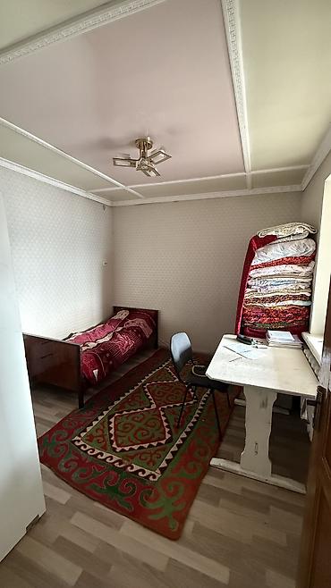 Продажа коттеджей и домов: 🏡 Продаётся дом в районе Ак-Босого ж/м 📍 Улица Чуй Просторный жилой — 2