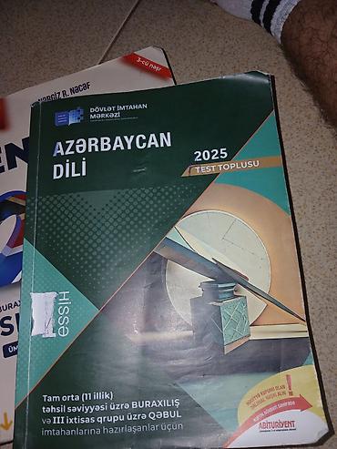 Словари: Kitabların əksəriyyəti yaxşı vəziyyətdədir cırığı və ya yazığı — 6