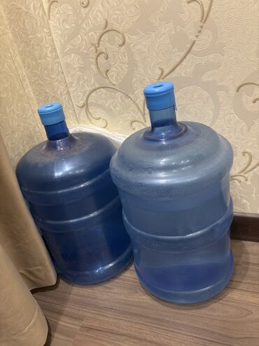 контейнеры для бисера: Продаю пластиковые бутыли для воды (куллера) 19 литровые б/у в