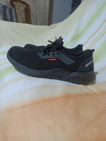 Krasofkalar və idman ayaqqabıları: Salam teklukesizlik ayablari tezedi 42razmer super gorunuşu var burnu — 16