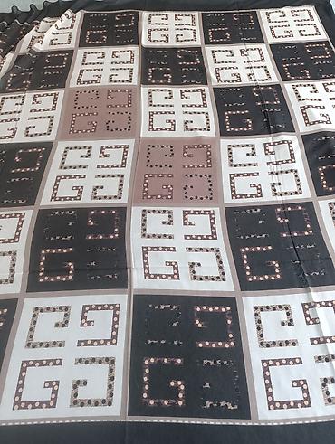 Шарфы, палантины: Шелковый платок с узором. Отличается изысканным дизайном с — 16