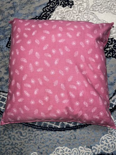 туркменский текстиль постельное белье: Продаю б/у подушки из перины по договорной цене, в общем 7 штук