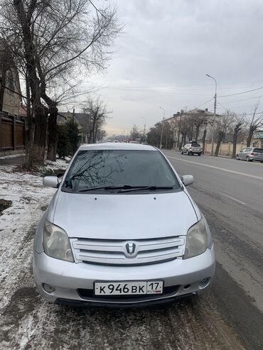 Toyota: Toyota ist: 2002 г., 1.5 л, Автомат, Бензин, Хэтчбэк