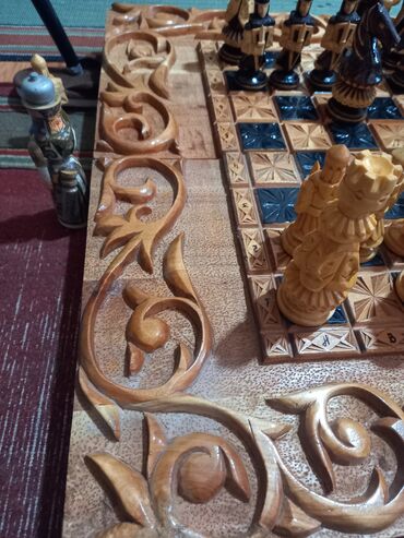 шахматы в бишкеке: Бир учурда Шахмат, шашки, нарда болот, келишим менен жакшы баага