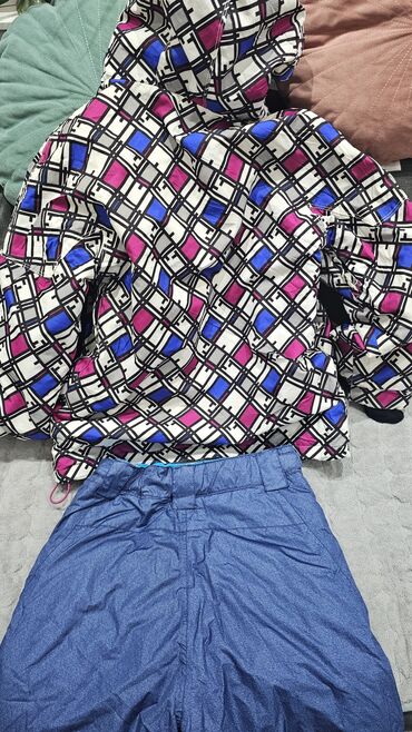 Ski jakne: Dečiji ski komplet – jakna i Abercrombie & Fitch ženska kratka — 2