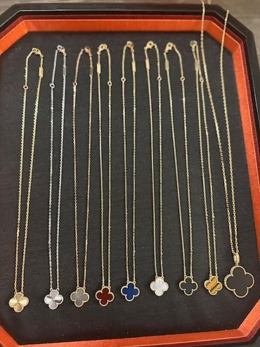 van cleef серьги: Браслеты и подвески с вставками в форме клевера, цветов и бабочек Van — 4