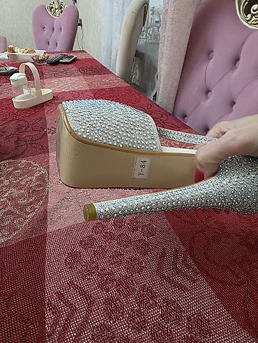Tuflilər: Tuflilər, Ölçü: 36, rəng - Bej, İşlənmiş — 4
