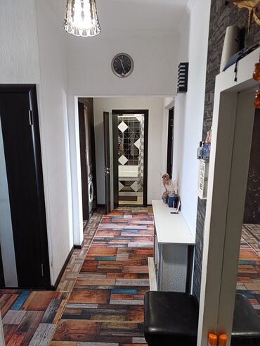 3 комнатная квартира 104 серии бишкек: 2 комнаты, 54 м², 106 серия, 7 этаж, Дизайнерский ремонт