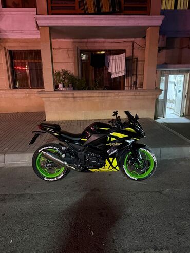 Motosikletlər: Sport-stil Fredom Ninja 250 cc yol motosikleti. - Korpus: qara rəng