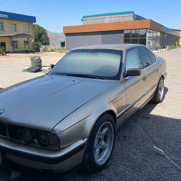 меняю на недвижимость: BMW 5 series: 1991 г., 2.5 л, Механика, Бензин, Седан