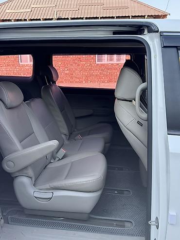 мини ман: Kia Carnival: 2018 г., 2 л, Автомат, Дизель, Минивэн — 8