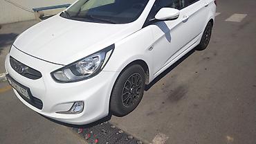 hunday accent 2012: Hyundai Accent: 1.6 l | 2014 il Sedan — 5