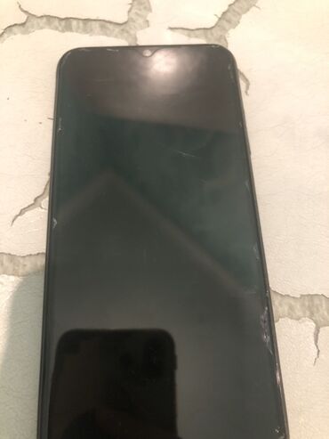 redmi 8 irşad: Yaddas yeri-32 Reng-qara Tek prabremi var yan dūymesi yoxdu 5m xerci