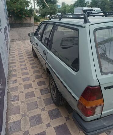 Volkswagen: Volkswagen Passat: 1984 г., 1.6 л, Механика, Бензин, Универсал