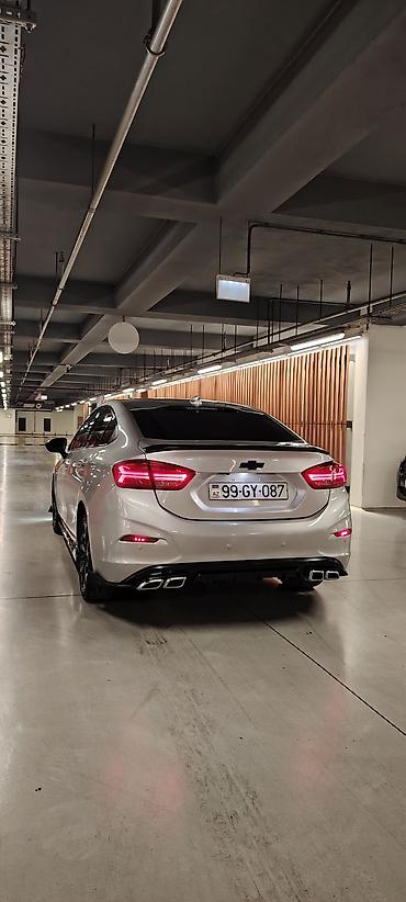 cruz dice: Chevrolet Cruze RS sedan - Korpus: gümüşü rəng, aerodinamik RS — 2