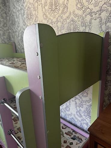 bunk bed: Двухъярусная детская кровать с лестницей - Компактная модель на два — 7