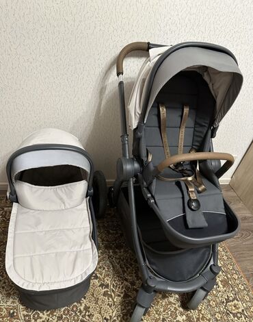 удобные коляски для новорожденных: Коляска, цвет - Серебристый, Б/у