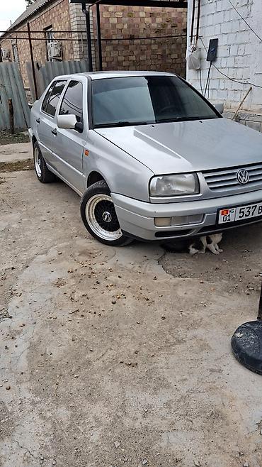 Volkswagen: Volkswagen Vento: 1996 г., 1.8 л, Кол менен иштөөчү, Седан — 2