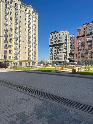 квартира в асанбай: 2 комнаты, 70 м², Элитка, 3 этаж, Евроремонт