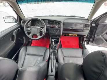 Volkswagen: Volkswagen Vento: 1994 г., 1.8 л, Механика, Седан — 3