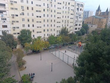 lenkeran kiraye: Mənzil icarə verilir.Qaz, su, işıq daimidir. Uşaqların oynaması üçün
