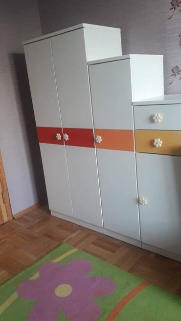 Uzunmüddətli kirayə mənzillər: Elimlər metrosunun yaxınlığında 4 mertebeli binanın 1-ci mərtəbəsində — 4