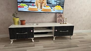 ev mebeli: TV stendi / media konsol - Material: laminat/MDFlam səth, asan — 1