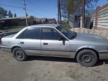 мата секыл: Mazda 626: 1989 г., 2.2 л, Кол менен иштөөчү, Бензин, Седан — 3
