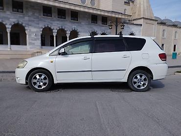 4wd: Toyota Ipsum: 2001 г., 2.4 л, Автомат, Газ, Минивэн — 1