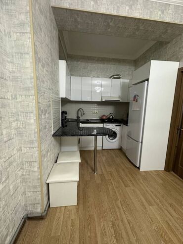 Uzunmüddətli kirayə mənzillər: 28 May metrosu TRİUM Palace-da mənzil kirayə verilir. Mərtəbə 17/5 — 3