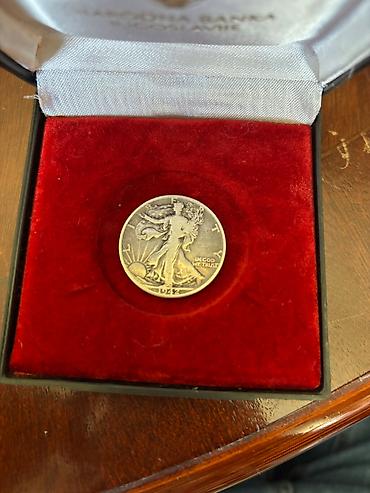 Ostali predmeti za umetnost i kolekcionarstvo: 5 francuskih srebrnih kovanica (2x 1832, 1833, 1838, 1868) 6x pola — 23