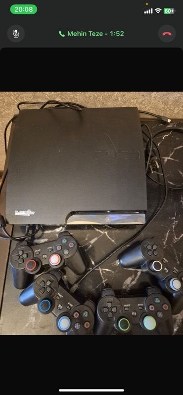 Xbox Series X: Sony PlayStation 3 oyun konsolu bir ədəd pultu ilə birlikdə. Pultlar