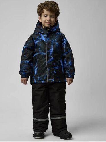 новый спортивный костюм: Комплект, түсү - Кара