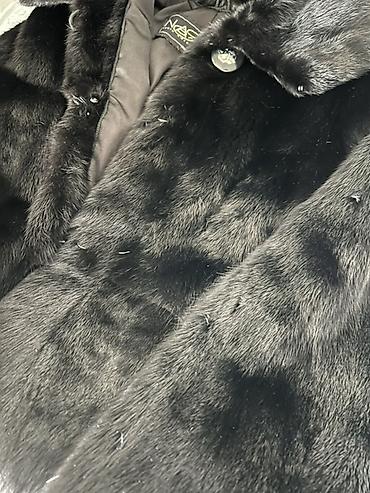 Шубы: Шуба из норки, черного цвета, с капюшоном. - Размер: 38 (44) - Длина — 11