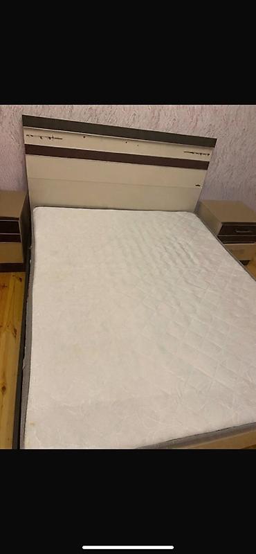 tunbucka: İki nəfərlik çarpayı və döşək dəsti - Ölçü: təxminən 160x200 sm — 2