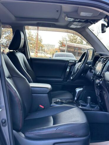 Toyota: Toyota 4Runner: 2020 г., 4 л, Автомат, Бензин, Внедорожник — 6