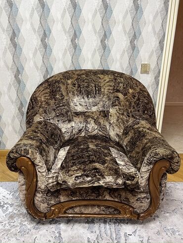 Divan və kreslo dəstləri: İşlənmiş, Divan, 2 kreslo, Divan, Bazasız, Açılmayan — 7