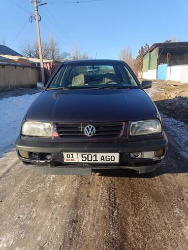 двер на венто: Volkswagen Vento: 1992 г., 1.8 л, Механика, Бензин, Седан