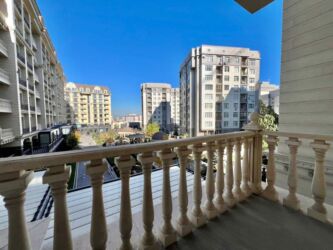 Продажа квартир: 4 комнаты, 161 м², Элитка, 3 этаж, Дизайнерский ремонт — 25