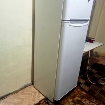 продаю холодилник: Холодильник Indesit, Двухкамерный