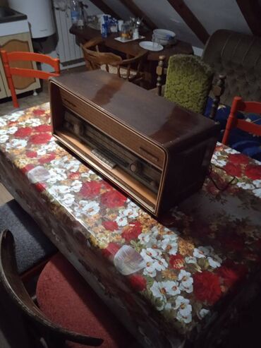 Pojačala i prijemnici: Stari radio aparati — 3