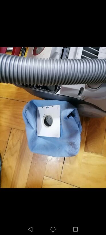 Klasični usisivači: Usisivač Samsung 1600w sa platnenom vrećom dobar ispravan
 Mirjevo — 8
