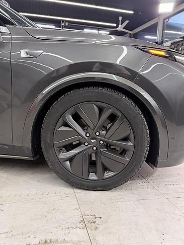 byd e1: Lixiang L9: 2023 г., Гибрид, Кроссовер — 3