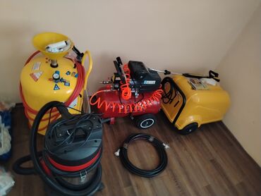 Avtoservis avadanlıqları: İşlənməyib tezdi salafan icnde 3 faza 200 bar model orda yazilib Men — 10