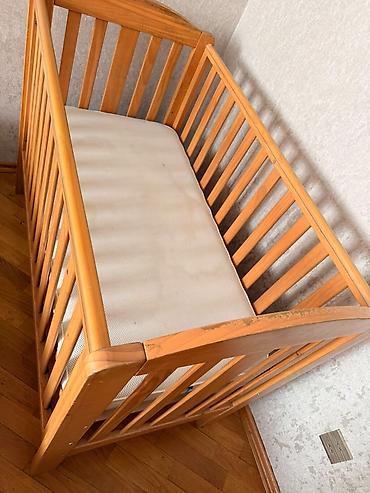 d10 mebel: Oğlan və qız üçün, İşlənmiş, Dördbucaq, Beşik, Dəstsiz, Matras ilə, Yellənmə mexanizmsiz — 4
