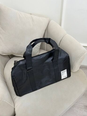 чёрная сумка: Спортивная универсальная сумка Bobag женская-мужская В чёрном цвете