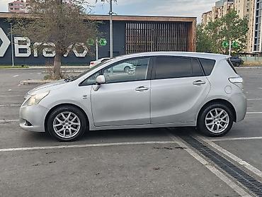 Toyota: Toyota Verso: 2.2 l | 2009 il Van/Minivan — 8