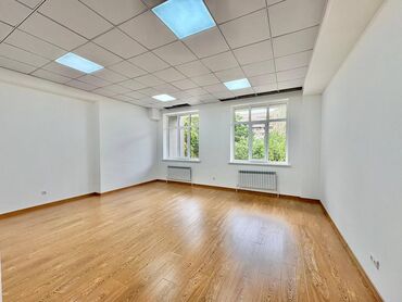 Офисы: Сдаю Офис, 41 м², В жилом комплексе, 1 линия
