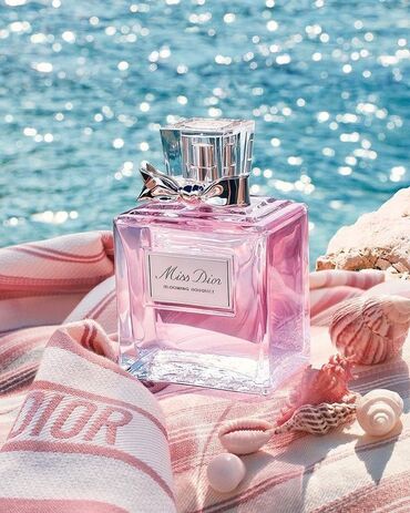 парфюм духи: Miss Dior Eau de Parfum (2021) выпущен в 2021 году. Парфюмер: François