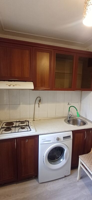 Köhnə tikili: Mənzilin təsviri - Plan: geniş zal, ayrıca yataq otağı, dəhliz və — 9